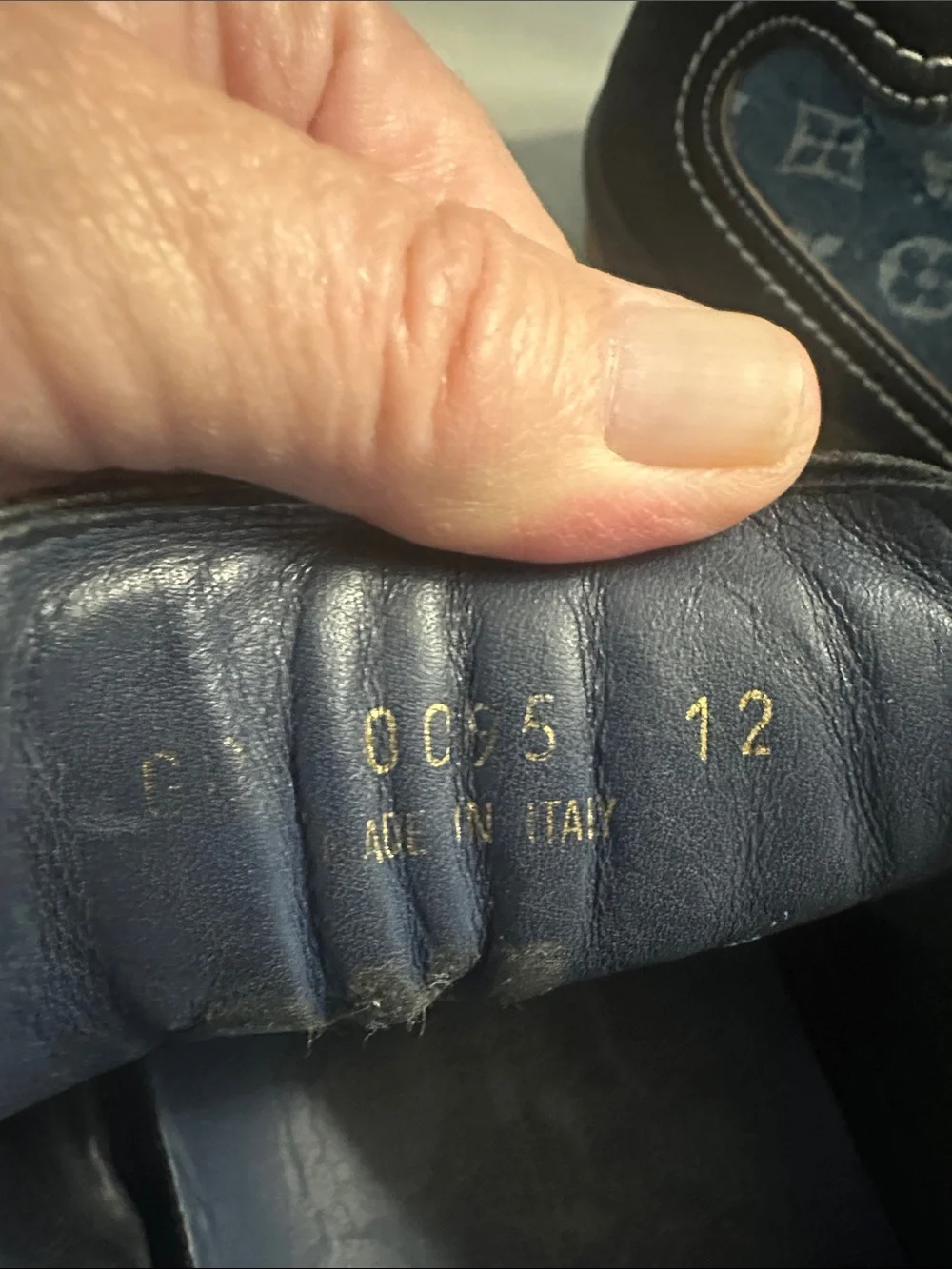 ***Please Read!!! Authentic Louis Vuitton Sneakers Size 12